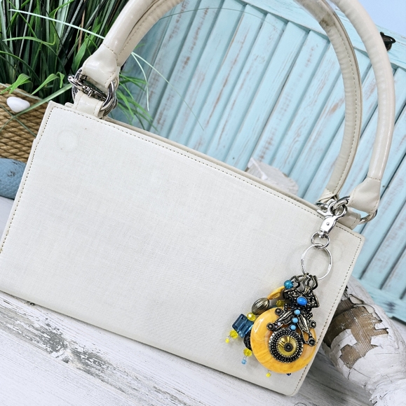 Handmade Yellow Vintage Purse Charm / Keychain - Picture 6 of 8